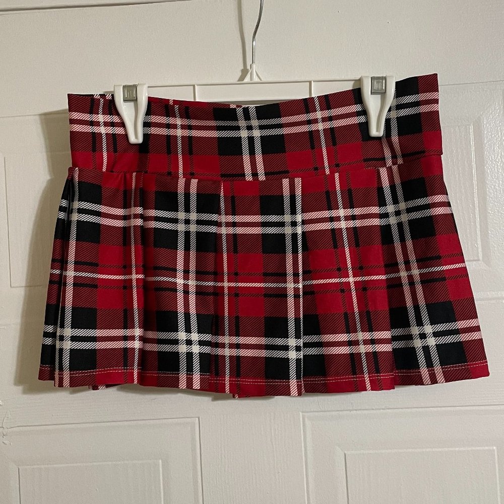 NWT Spencer's Women's Short Red and Black Skirt